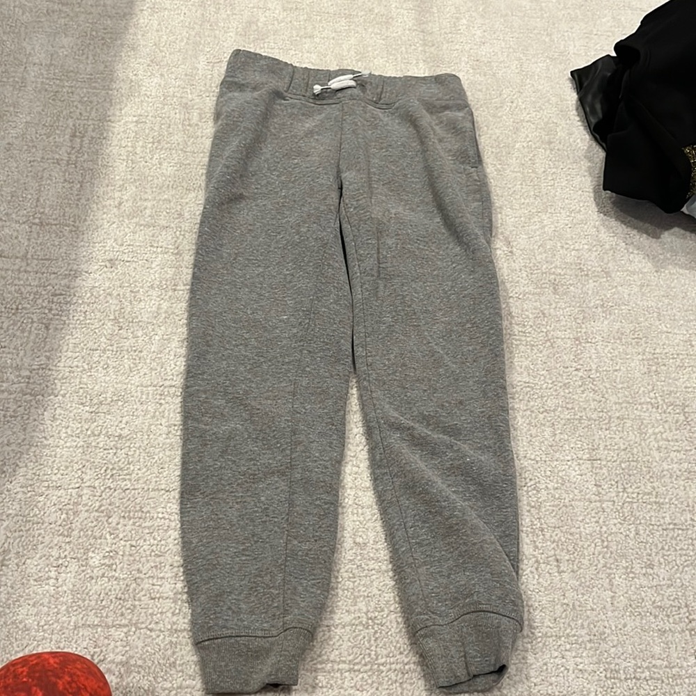 GREY SWEATPANTS WITH ADJUSTABLE WAIST AND POCKETS. GREAT DEAL LIMTED TIME ONLY!!